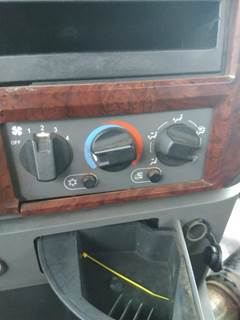 Mack Pinnacle CXU613 Heater / AC Temp Control for a Mack CXU613