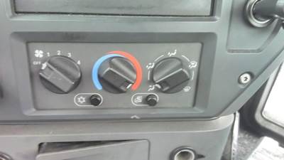 Mack Pinnacle CXU613 Heater / AC Temp Control for a Mack CXU613