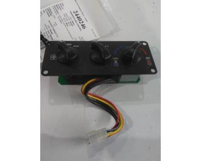 2008 Mack Pinnacle CXU613 Bunk Heater / AC Temp Control, Part # RD-3-8999-0