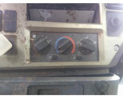 Mack Pinnacle CXU613 Heater / AC Temp Control for a Mack CXU613
