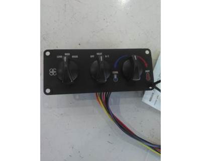 2017 Mack Pinnacle CXU613 Bunk Heater / AC Temp Control, Part # RD-3-8999-0