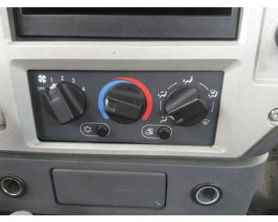Mack Pinnacle CXU613 Heater / AC Temp Control for a Mack CXU613