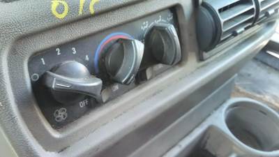 Mack Vision CX613 Heater / AC Temp Control for a Mack CX613