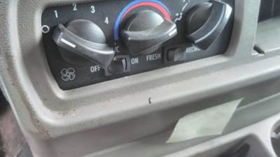 Mack Vision CX613 Heater / AC Temp Control for a Mack CX613