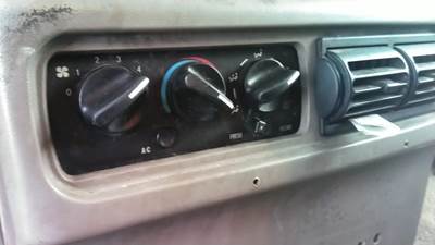 Mack Vision CX613 Heater / AC Temp Control for a Mack CX613