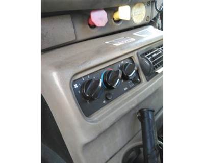 Mack Vision CXN612 Heater / AC Temp Control for a Mack CXN612