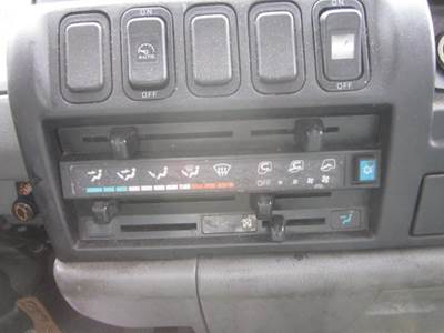 Mitsubishi Fuso FM617 Heater / AC Temp Control