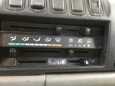 Mitsubishi Fuso FM617 Heater / AC Temp Control