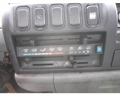 Mitsubishi Fuso FM617 Heater / AC Temp Control