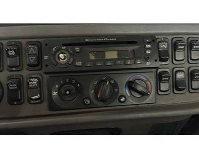 2011 Peterbilt 367 3 Knob Heater / AC Temp Control