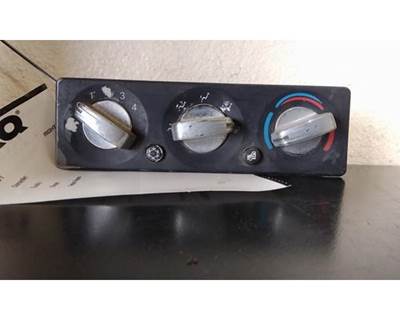 2010 Peterbilt 386 Three Knob Heater / AC Temp Control