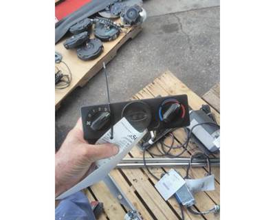 Peterbilt 386 Heater / AC Temp Control