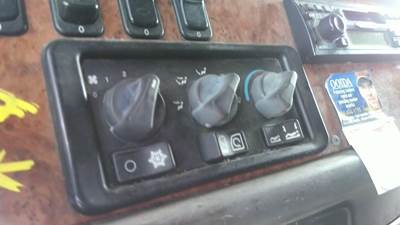 Peterbilt 387 Left Heater / AC Temp Control