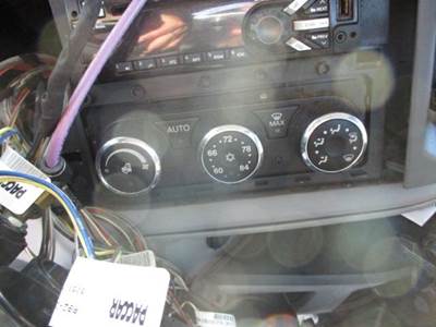 Peterbilt 579 Right Heater / AC Temp Control