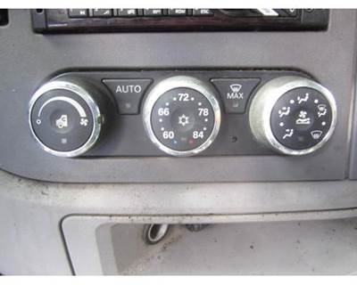 2015 Peterbilt 579 Automatic Heater / AC Temperature Control