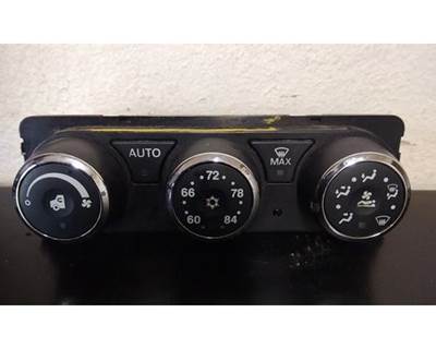 Peterbilt 579 3 Knob Heater/AC Temperature Control, Part # Q21-6032-2241