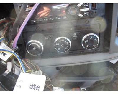 Peterbilt 579 Right Heater / AC Temp Control