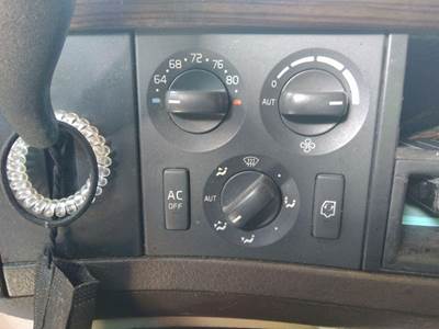 Volvo VNL Right Heater / AC Temp Control