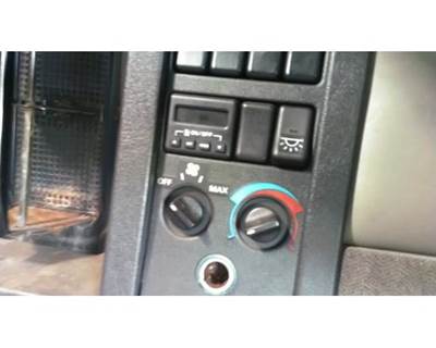 Used 2000 Volvo VNL Bunk Heater / AC Temp Control