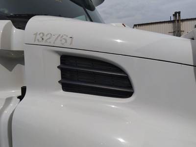 Freightliner Cascadia 113 Right Hood Side Vent