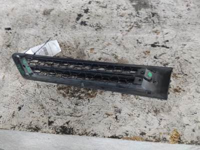 Freightliner Cascadia 126 Right Hood Side Vent