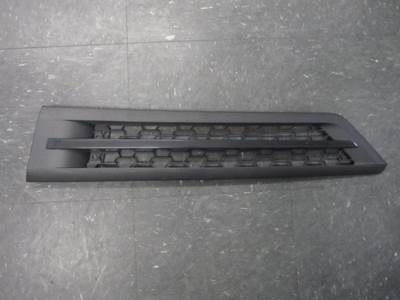 Freightliner Cascadia 126 Left Hood Side Vent