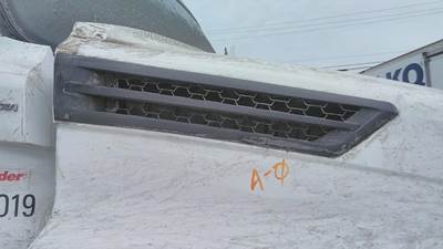 Freightliner Cascadia 126 Right Hood Side Vent