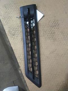 Freightliner Cascadia 126 Right Hood Side Vent