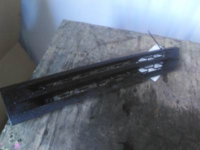 Freightliner Cascadia 126 Right Hood Side Vent