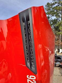 Freightliner Cascadia 126 Right Hood Side Vent