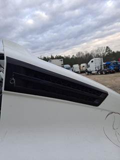 Freightliner Cascadia 126 Right Hood Side Vent