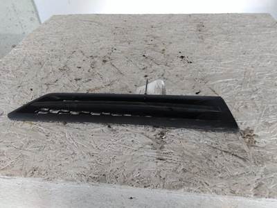 Freightliner Cascadia 126 Right Hood Side Vent