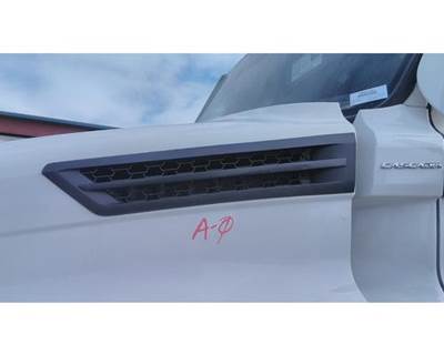 Freightliner Cascadia 126 Left Hood Side Vent