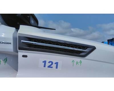 Freightliner Cascadia 126 Right Hood Side Vent