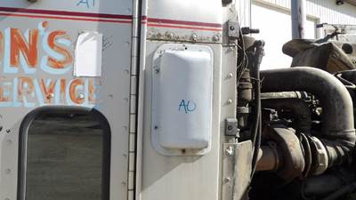 International F9370 Right Hood Side Vent