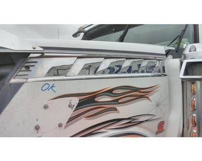 International LoneStar Left Hood Side Vent