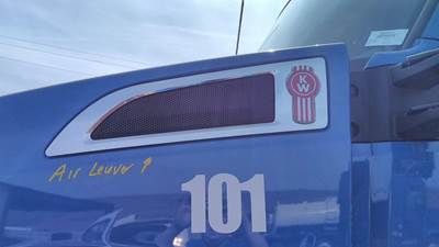 Kenworth T680 Left Hood Side Vent