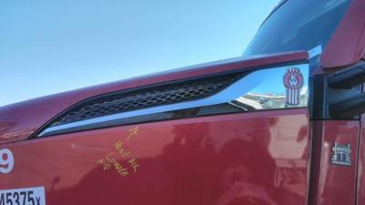 Kenworth T680 Left Hood Side Vent