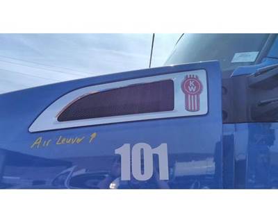 Kenworth T680 Left Hood Side Vent