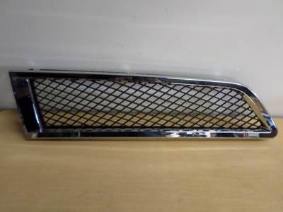 Kenworth T880 Right Hood Side Vent