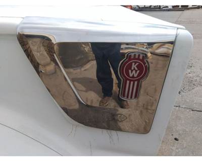 Kenworth W900 Left Hood Side Vent