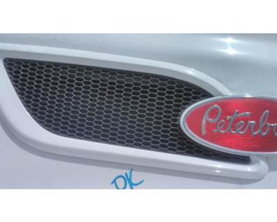 Peterbilt 386 Right Hood Side Vent