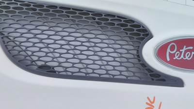 Peterbilt 579 Right Hood Side Vent