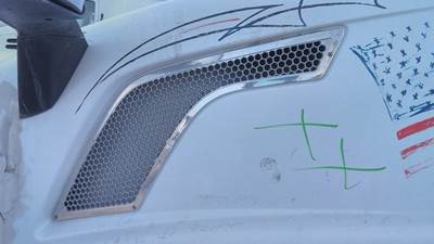 Volvo VNL Left Hood Side Vent