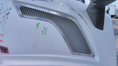 Volvo VNL Right Hood Side Vent