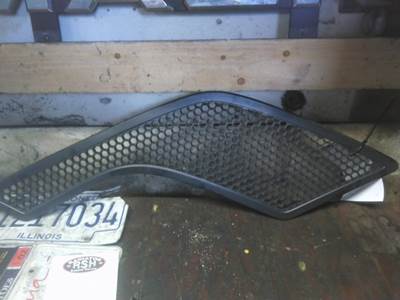 Volvo VNL Right Hood Side Vent