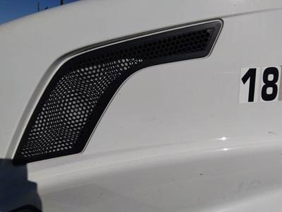 Volvo VNL Left Hood Side Vent