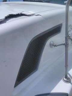 Volvo VNL Left Hood Side Vent