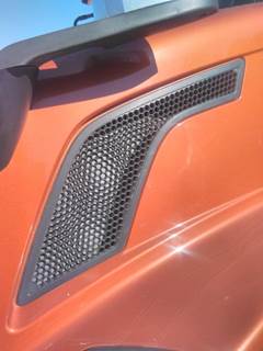 Volvo VNL Left Hood Side Vent