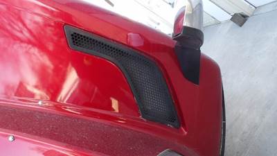 Volvo VNL Right Hood Side Vent